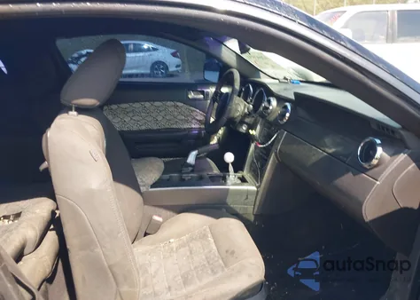 2009 Ford Mustang Gt/Gt Premium z USA, uszkodzony, nr VIN 1ZVHT82H495146300